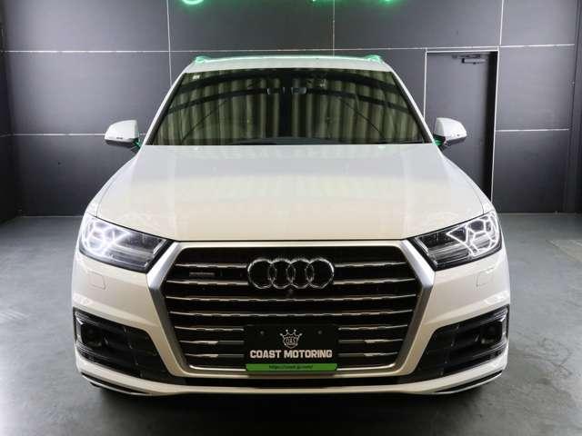 Ｑ７ Ｑ７　２．０ＴＦＳＩクワトロＳラインパッケージ　４ＷＤ　Ｓラインパッケージ／７シ－タ－／マトリクスＬＥＤヘッドライト／黒革アダプティブクルーズコントロール／全周囲カメラ／パワ－バックドア／シートヒーター／アンビエントライト／エアサスペンション／後席モニター（8枚目）