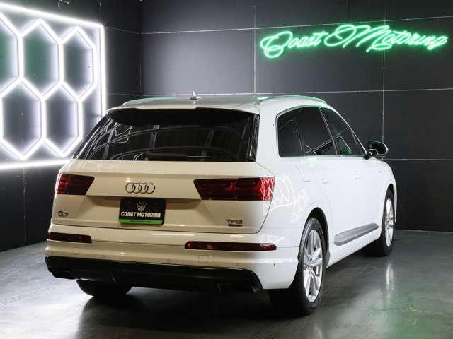 Ｑ７ Ｑ７　２．０ＴＦＳＩクワトロＳラインパッケージ　４ＷＤ　Ｓラインパッケージ／７シ－タ－／マトリクスＬＥＤヘッドライト／黒革アダプティブクルーズコントロール／全周囲カメラ／パワ－バックドア／シートヒーター／アンビエントライト／エアサスペンション／後席モニター（12枚目）