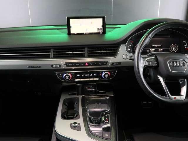 Ｑ７ Ｑ７　２．０ＴＦＳＩクワトロＳラインパッケージ　４ＷＤ　Ｓラインパッケージ／７シ－タ－／マトリクスＬＥＤヘッドライト／黒革アダプティブクルーズコントロール／全周囲カメラ／パワ－バックドア／シートヒーター／アンビエントライト／エアサスペンション／後席モニター（20枚目）