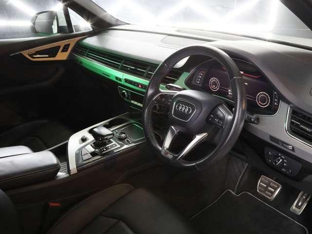 Ｑ７ Ｑ７　２．０ＴＦＳＩクワトロＳラインパッケージ　４ＷＤ　Ｓラインパッケージ／７シ－タ－／マトリクスＬＥＤヘッドライト／黒革アダプティブクルーズコントロール／全周囲カメラ／パワ－バックドア／シートヒーター／アンビエントライト／エアサスペンション／後席モニター（21枚目）