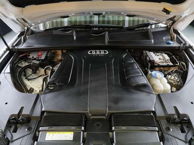 Ｑ７ Ｑ７　２．０ＴＦＳＩクワトロＳラインパッケージ　４ＷＤ　Ｓラインパッケージ／７シ－タ－／マトリクスＬＥＤヘッドライト／黒革アダプティブクルーズコントロール／全周囲カメラ／パワ－バックドア／シートヒーター／アンビエントライト／エアサスペンション／後席モニター（35枚目）