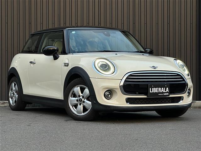 ＭＩＮＩ クーパーＤ　ペッパーＰＫＧ　インテリジェントセーフティ　白シートカバー　サイドスッカル　純ナビ　Ｂカメラ　純１５ＡＷ　ドラレコ　ＬＥＤフォグランプ　ＬＥＤヘッドライト　アームレスト　取扱説明書　保証書　スペアキー（4枚目）