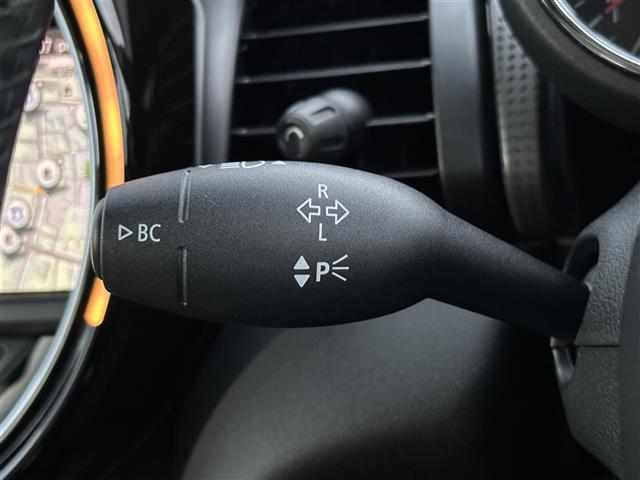 ＭＩＮＩ クーパーＤ　ペッパーＰＫＧ　インテリジェントセーフティ　白シートカバー　サイドスッカル　純ナビ　Ｂカメラ　純１５ＡＷ　ドラレコ　ＬＥＤフォグランプ　ＬＥＤヘッドライト　アームレスト　取扱説明書　保証書　スペアキー（24枚目）