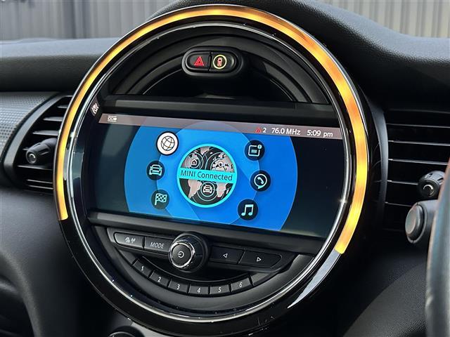ＭＩＮＩ クーパーＤ　ペッパーＰＫＧ　インテリジェントセーフティ　白シートカバー　サイドスッカル　純ナビ　Ｂカメラ　純１５ＡＷ　ドラレコ　ＬＥＤフォグランプ　ＬＥＤヘッドライト　アームレスト　取扱説明書　保証書　スペアキー（31枚目）