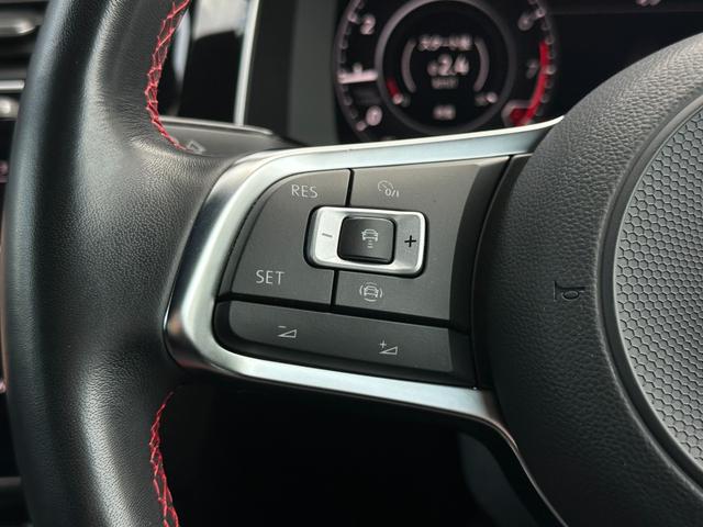 ゴルフＧＴＩ パフォーマンス　限定車　テクノロジーＰＫＧ　ＡＣＣ　黒半革　純１９ＡＷ　ＤｉｓｃｏｖｅｒＰｒｏナビ　ＴＶ　Ｂカメラ　ブラインドスポットディテクション　レーンキープ　ＣａｒＰｌａｙ　オートホールド　パドルシフト　ＬＥＤ（7枚目）