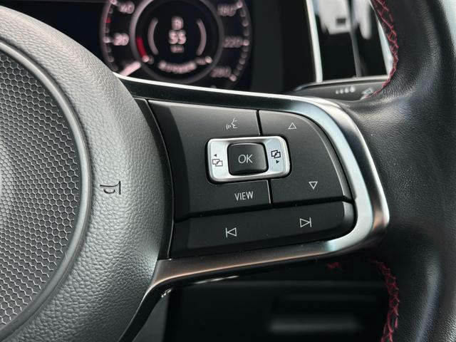 ゴルフＧＴＩ パフォーマンス　限定車　テクノロジーＰＫＧ　ＡＣＣ　黒半革　純１９ＡＷ　ＤｉｓｃｏｖｅｒＰｒｏナビ　ＴＶ　Ｂカメラ　ブラインドスポットディテクション　レーンキープ　ＣａｒＰｌａｙ　オートホールド　パドルシフト　ＬＥＤ（8枚目）