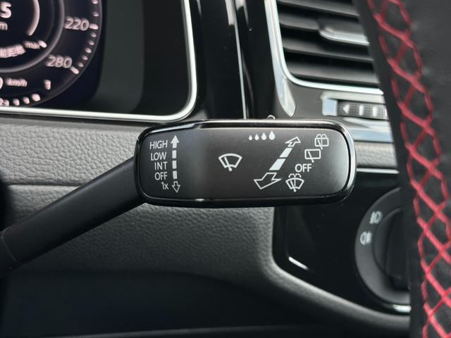 ゴルフＧＴＩ パフォーマンス　限定車　テクノロジーＰＫＧ　ＡＣＣ　黒半革　純１９ＡＷ　ＤｉｓｃｏｖｅｒＰｒｏナビ　ＴＶ　Ｂカメラ　ブラインドスポットディテクション　レーンキープ　ＣａｒＰｌａｙ　オートホールド　パドルシフト　ＬＥＤ（9枚目）