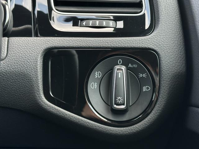 ゴルフＧＴＩ パフォーマンス　限定車　テクノロジーＰＫＧ　ＡＣＣ　黒半革　純１９ＡＷ　ＤｉｓｃｏｖｅｒＰｒｏナビ　ＴＶ　Ｂカメラ　ブラインドスポットディテクション　レーンキープ　ＣａｒＰｌａｙ　オートホールド　パドルシフト　ＬＥＤ（10枚目）
