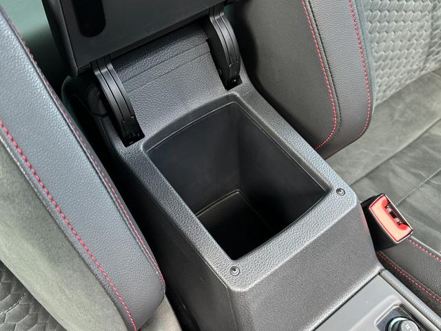 ゴルフＧＴＩ パフォーマンス　限定車　テクノロジーＰＫＧ　ＡＣＣ　黒半革　純１９ＡＷ　ＤｉｓｃｏｖｅｒＰｒｏナビ　ＴＶ　Ｂカメラ　ブラインドスポットディテクション　レーンキープ　ＣａｒＰｌａｙ　オートホールド　パドルシフト　ＬＥＤ（19枚目）