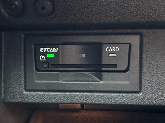 ゴルフＧＴＩ パフォーマンス　限定車　テクノロジーＰＫＧ　ＡＣＣ　黒半革　純１９ＡＷ　ＤｉｓｃｏｖｅｒＰｒｏナビ　ＴＶ　Ｂカメラ　ブラインドスポットディテクション　レーンキープ　ＣａｒＰｌａｙ　オートホールド　パドルシフト　ＬＥＤ（22枚目）