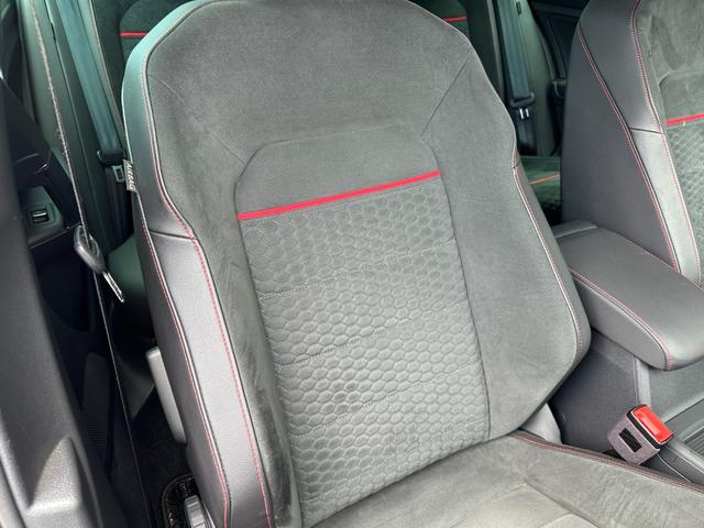 ゴルフＧＴＩ パフォーマンス　限定車　テクノロジーＰＫＧ　ＡＣＣ　黒半革　純１９ＡＷ　ＤｉｓｃｏｖｅｒＰｒｏナビ　ＴＶ　Ｂカメラ　ブラインドスポットディテクション　レーンキープ　ＣａｒＰｌａｙ　オートホールド　パドルシフト　ＬＥＤ（27枚目）