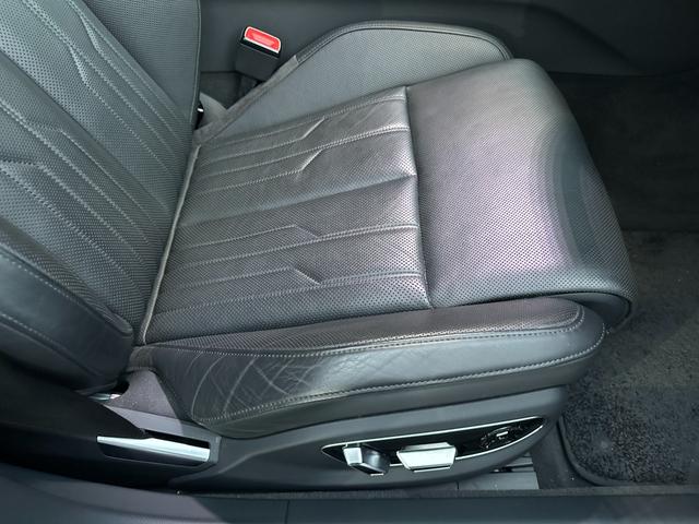 A8 60TFSIクワトロ サンルーフ Bang&Olufsen エアサス ACC LKA BSM HUD 黒革シート 全席パワーシート 全席シートヒーター 前席ベンチレーション 純正ナビTV 360°カメラ CarPlay(22枚目)