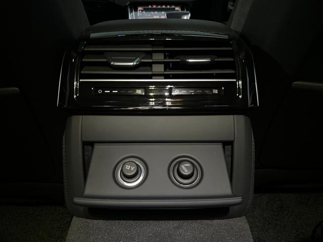 A8 60TFSIクワトロ サンルーフ Bang&Olufsen エアサス ACC LKA BSM HUD 黒革シート 全席パワーシート 全席シートヒーター 前席ベンチレーション 純正ナビTV 360°カメラ CarPlay(24枚目)