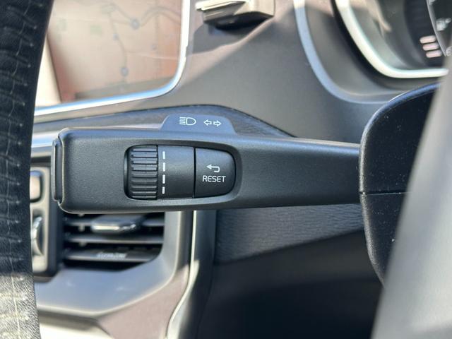 V40 クロスカントリー D4 アクティブエディション 150台限定車 ガラスルーフ Harman/Kardon ACC LKA BSM コンビ革シート パワーシート シートヒーター 純正ナビTV バックカメラ ETC 前後ドラレコ LED 純正19AW(7枚目)