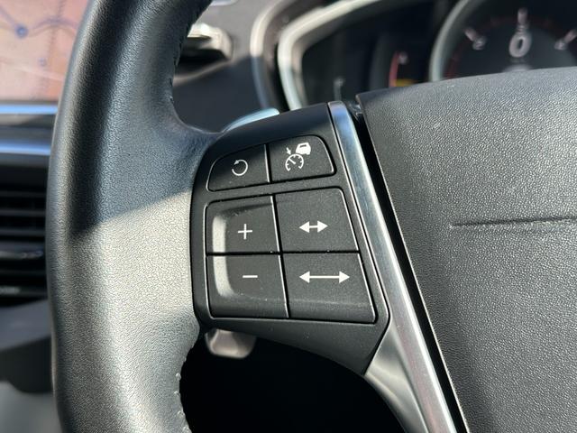 V40 クロスカントリー D4 アクティブエディション 150台限定車 ガラスルーフ Harman/Kardon ACC LKA BSM コンビ革シート パワーシート シートヒーター 純正ナビTV バックカメラ ETC 前後ドラレコ LED 純正19AW(8枚目)