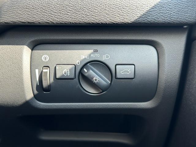 V40 クロスカントリー D4 アクティブエディション 150台限定車 ガラスルーフ Harman/Kardon ACC LKA BSM コンビ革シート パワーシート シートヒーター 純正ナビTV バックカメラ ETC 前後ドラレコ LED 純正19AW(11枚目)