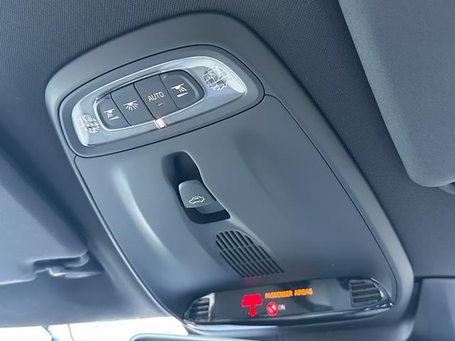 V40 クロスカントリー D4 アクティブエディション 150台限定車 ガラスルーフ Harman/Kardon ACC LKA BSM コンビ革シート パワーシート シートヒーター 純正ナビTV バックカメラ ETC 前後ドラレコ LED 純正19AW(24枚目)