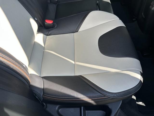 V40 クロスカントリー D4 アクティブエディション 150台限定車 ガラスルーフ Harman/Kardon ACC LKA BSM コンビ革シート パワーシート シートヒーター 純正ナビTV バックカメラ ETC 前後ドラレコ LED 純正19AW(35枚目)