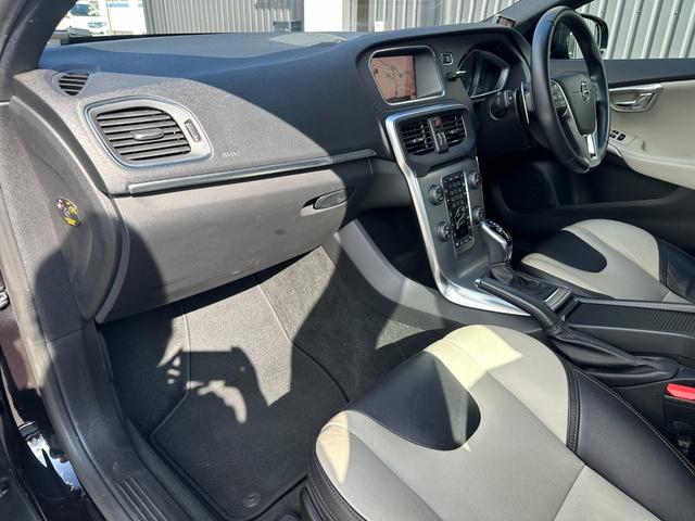 V40 クロスカントリー D4 アクティブエディション 150台限定車 ガラスルーフ Harman/Kardon ACC LKA BSM コンビ革シート パワーシート シートヒーター 純正ナビTV バックカメラ ETC 前後ドラレコ LED 純正19AW(36枚目)