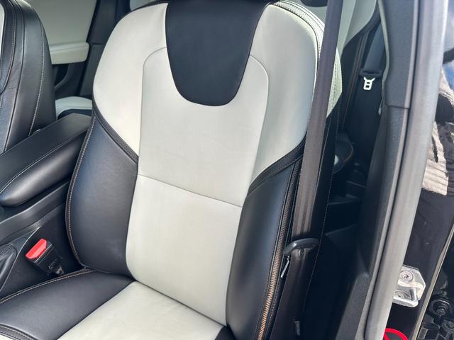 V40 クロスカントリー D4 アクティブエディション 150台限定車 ガラスルーフ Harman/Kardon ACC LKA BSM コンビ革シート パワーシート シートヒーター 純正ナビTV バックカメラ ETC 前後ドラレコ LED 純正19AW(38枚目)