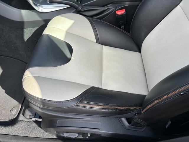 V40 クロスカントリー D4 アクティブエディション 150台限定車 ガラスルーフ Harman/Kardon ACC LKA BSM コンビ革シート パワーシート シートヒーター 純正ナビTV バックカメラ ETC 前後ドラレコ LED 純正19AW(39枚目)