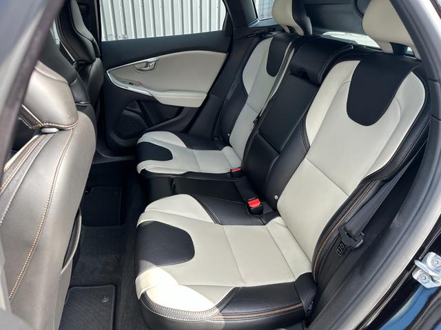 V40 クロスカントリー D4 アクティブエディション 150台限定車 ガラスルーフ Harman/Kardon ACC LKA BSM コンビ革シート パワーシート シートヒーター 純正ナビTV バックカメラ ETC 前後ドラレコ LED 純正19AW(41枚目)