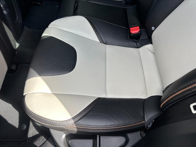 V40 クロスカントリー D4 アクティブエディション 150台限定車 ガラスルーフ Harman/Kardon ACC LKA BSM コンビ革シート パワーシート シートヒーター 純正ナビTV バックカメラ ETC 前後ドラレコ LED 純正19AW(43枚目)