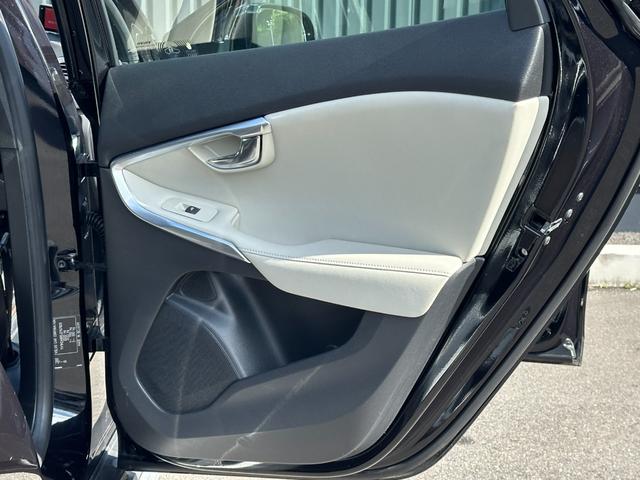 V40 クロスカントリー D4 アクティブエディション 150台限定車 ガラスルーフ Harman/Kardon ACC LKA BSM コンビ革シート パワーシート シートヒーター 純正ナビTV バックカメラ ETC 前後ドラレコ LED 純正19AW(46枚目)