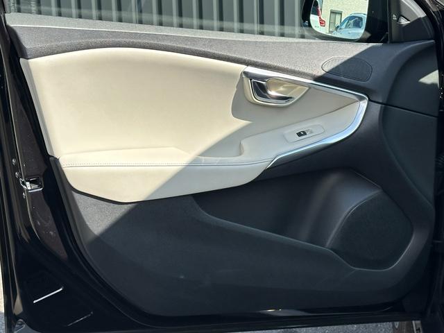 V40 クロスカントリー D4 アクティブエディション 150台限定車 ガラスルーフ Harman/Kardon ACC LKA BSM コンビ革シート パワーシート シートヒーター 純正ナビTV バックカメラ ETC 前後ドラレコ LED 純正19AW(47枚目)