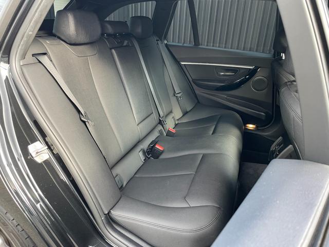 ３シリーズ ３２０ｄツーリングセレブレーションＥＤスタイルエッジ　４００台限定車　インテリジェントセーフティ　アクティブクルーズコントロール　ブラックキドニーグリル　黒革　パワーシート／ヒーター　ナビＴＶ　バックカメラ　コンフォートアクセス　ＬＥＤ　パワーバックドア（27枚目）