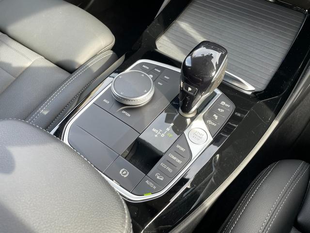 X3 xDrive 20d ワンオーナー パノラマサンルーフ Harman/Kardon ジェスチャーコントロール 黒革 パワーシート 全席シートヒーター ベンチレーション ランバーサポート 2列目リクライニング/ロールシェード(19枚目)