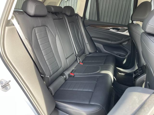 X3 xDrive 20d ワンオーナー パノラマサンルーフ Harman/Kardon ジェスチャーコントロール 黒革 パワーシート 全席シートヒーター ベンチレーション ランバーサポート 2列目リクライニング/ロールシェード(34枚目)