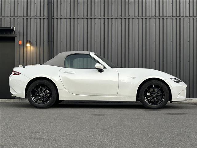 ロードスター Ｓレザーパッケージ　ＢＯＳＥ　純正ナビ　フルセグ　ＥＴＣ　ドラレコ前後　　ステアリングスイッチ　パドルシフト　クルコン　ホワイトレザーシート　シートヒーター（5枚目）