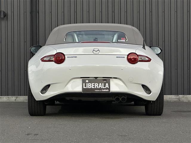 ロードスター Ｓレザーパッケージ　ＢＯＳＥ　純正ナビ　フルセグ　ＥＴＣ　ドラレコ前後　　ステアリングスイッチ　パドルシフト　クルコン　ホワイトレザーシート　シートヒーター（8枚目）