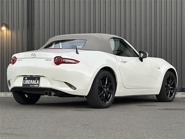 ロードスター Ｓレザーパッケージ　ＢＯＳＥ　純正ナビ　フルセグ　ＥＴＣ　ドラレコ前後　　ステアリングスイッチ　パドルシフト　クルコン　ホワイトレザーシート　シートヒーター（9枚目）