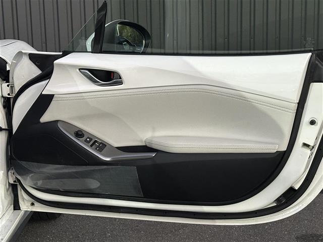 ロードスター Ｓレザーパッケージ　ＢＯＳＥ　純正ナビ　フルセグ　ＥＴＣ　ドラレコ前後　　ステアリングスイッチ　パドルシフト　クルコン　ホワイトレザーシート　シートヒーター（19枚目）