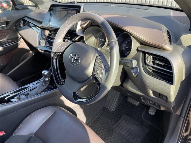 Ｃ－ＨＲ Ｇ　純正ナビ　フルセグＴＶ　ＥＴＣ　ＡＣＣ　ステアリングスイッチ　オートホールド　ハーフレザーシート　シートヒーター（13枚目）