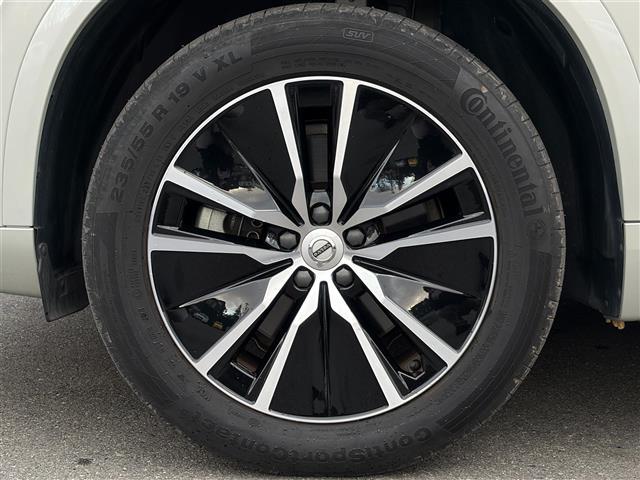 XC90 B5 AWD モーメンタム 純正ナビ フルセグTV ETC ACC ステアリングスイッチ 白レザーシート シートヒーター パワーシート パワーバックドア ワイアレスチャージャー ステアリングヒーター 純正19AW(10枚目)