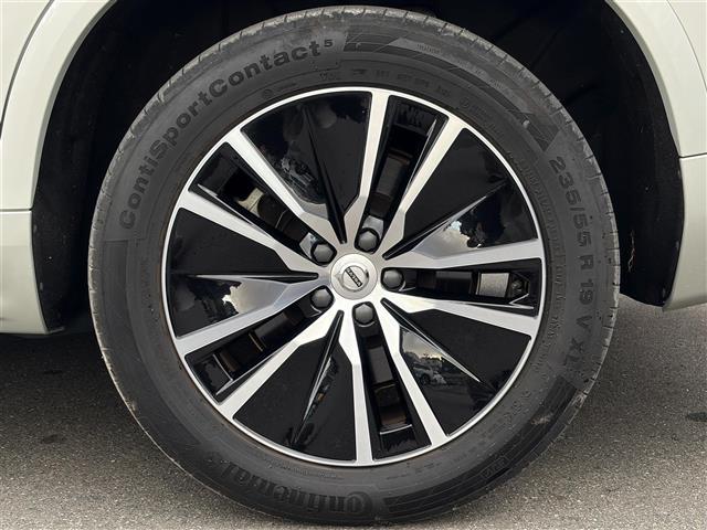 XC90 B5 AWD モーメンタム 純正ナビ フルセグTV ETC ACC ステアリングスイッチ 白レザーシート シートヒーター パワーシート パワーバックドア ワイアレスチャージャー ステアリングヒーター 純正19AW(11枚目)