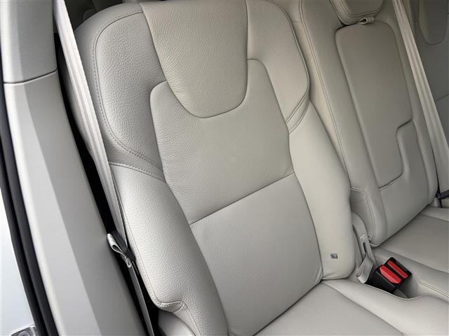 XC90 B5 AWD モーメンタム 純正ナビ フルセグTV ETC ACC ステアリングスイッチ 白レザーシート シートヒーター パワーシート パワーバックドア ワイアレスチャージャー ステアリングヒーター 純正19AW(18枚目)
