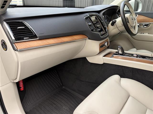 XC90 B5 AWD モーメンタム 純正ナビ フルセグTV ETC ACC ステアリングスイッチ 白レザーシート シートヒーター パワーシート パワーバックドア ワイアレスチャージャー ステアリングヒーター 純正19AW(21枚目)