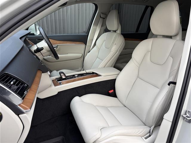XC90 B5 AWD モーメンタム 純正ナビ フルセグTV ETC ACC ステアリングスイッチ 白レザーシート シートヒーター パワーシート パワーバックドア ワイアレスチャージャー ステアリングヒーター 純正19AW(23枚目)