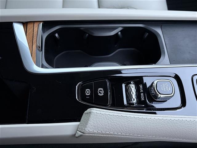 XC90 B5 AWD モーメンタム 純正ナビ フルセグTV ETC ACC ステアリングスイッチ 白レザーシート シートヒーター パワーシート パワーバックドア ワイアレスチャージャー ステアリングヒーター 純正19AW(37枚目)