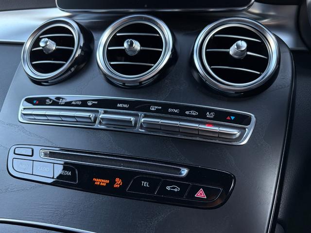 GLC GLC63 S 4マチック+クーペ 純正ナビ フルセグTV ステアリングスイッチ パドルシフト パワーシート シートヒーター レザーシート パワーバックドア 360°カメラ ETC 純正21AW(18枚目)