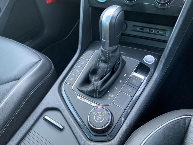 TDI 4モーション Rライン ACC サンルーフ ヘッドアップディスプレイ レザーシート 純正ナビTV 360°カメラ 純正20AW デジタルメーター 衝突軽減 シートヒーター パワーシート パワーバックドア LED 社外ドラレコ(44枚目)