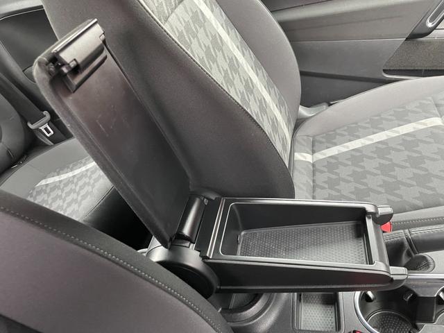 デザイン 純正ナビ フルセグTV クルコン HIDライト スマートキー CD/DVD/BT/USB/AUX 純正16インチAW フォグランプ 横滑り防止 純正フロアマット オートライト 取説 保証書 スペアキー(33枚目)