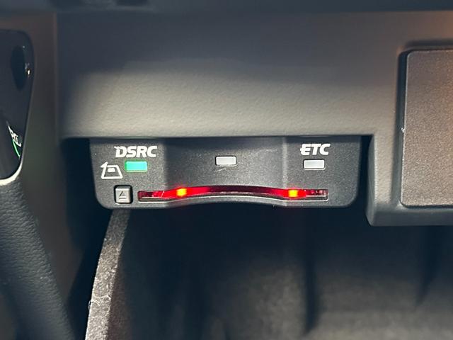 ２．０ＴＦＳＩクワトロ　ＡＣＣ　アシスタンスＰ　純正ナビＴＶ　バックカメラ　ＡｐｐｌｅＣａｒＰｌａｙ　パワーシート　電動リアゲート　ＥＴＣ　コーナーセンサー　キセノンオートライト　オートホールド　パドルシフト　純正１７ＡＷ(44枚目)