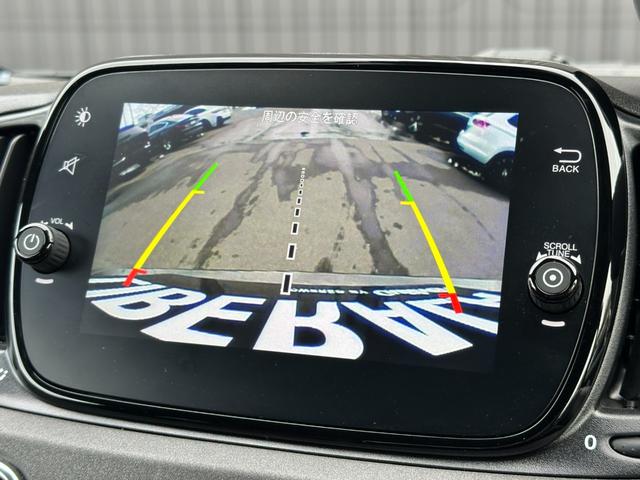 アバルト５９５ コンペティツィオーネ　レコモンマフラー　サーベルシート　ブレンボキャリパー　ディスプレイオーディオ　ＡｐｐｌｅＣａｒＰｌａｙ　バックカメラ　ＥＴＣ　パドルシフト　キセノンライト　スポーツモード　ターボメーター　純正１７ＡＷ（12枚目）
