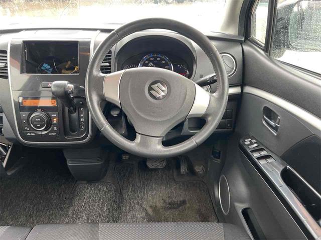 ワゴンRスティングレー X HID スマートキー 電動格納ミラー ベンチシート CVT 盗難防止システム ABS CD アルミホイール 衝突安全ボディ エアコン パワーステアリング パワーウィンドウ(3枚目)