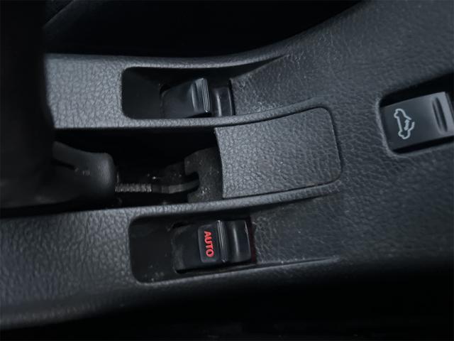 コペン アクティブトップ　ＥＴＣ　ＴＶ　シートヒーター　ＡＴ　ＡＢＳ　ＣＤ　ＭＤ　アルミホイール　衝突安全ボディ　エアコン　パワーステアリング　パワーウィンドウ（9枚目）